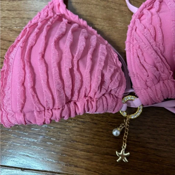 NWOT Shein pink triangle halter tie bikini top with sea star and shell charms - Picture 3 of 3